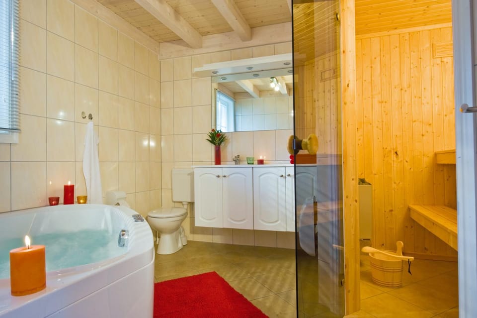 Toilet, Sauna, Bath