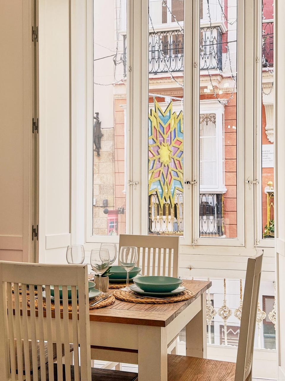 Dining area, City view
