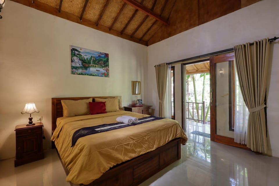 Bed, View (from property/room), Photo of the whole room, Bedroom, towels