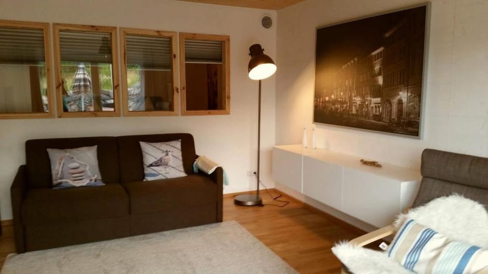 Living room, Seating area, Text overlay