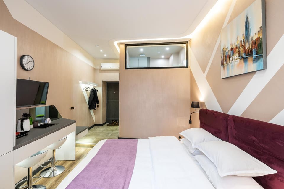 Bright Stylish Apts Next to Kreschatyk - Walk to Everything Apartment in Kiev City - Kyiv