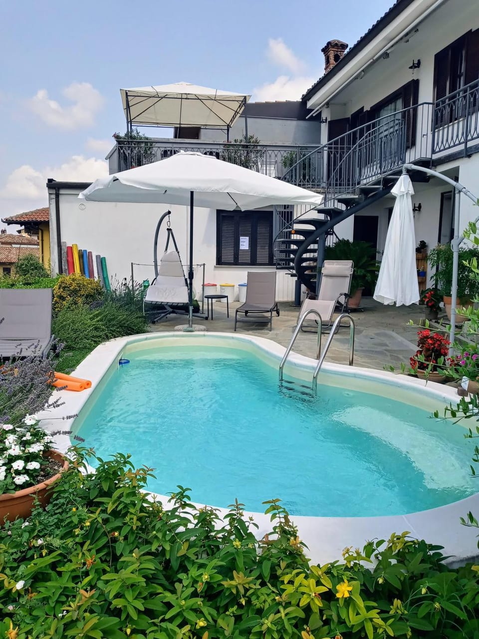 Swimming pool