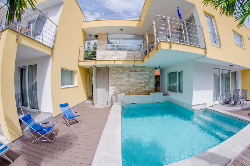 Facade/entrance, Swimming pool