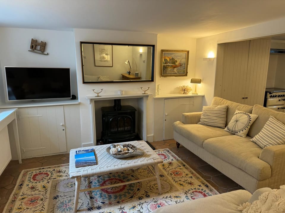 Picturesque Seaside Cottage Next to Viking Bay - Broadstairs House in Broadstairs