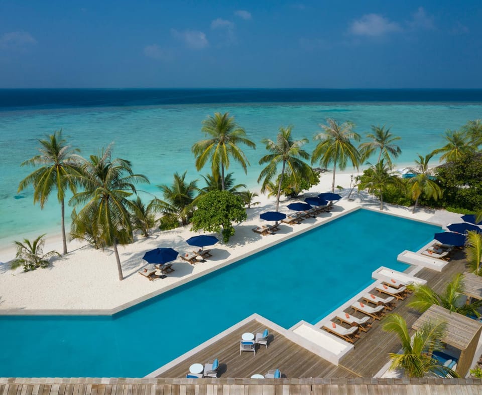 Natural landscape, Lounge or bar, Beach, Pool view, Sea view, Swimming pool, Swimming pool, sunbed