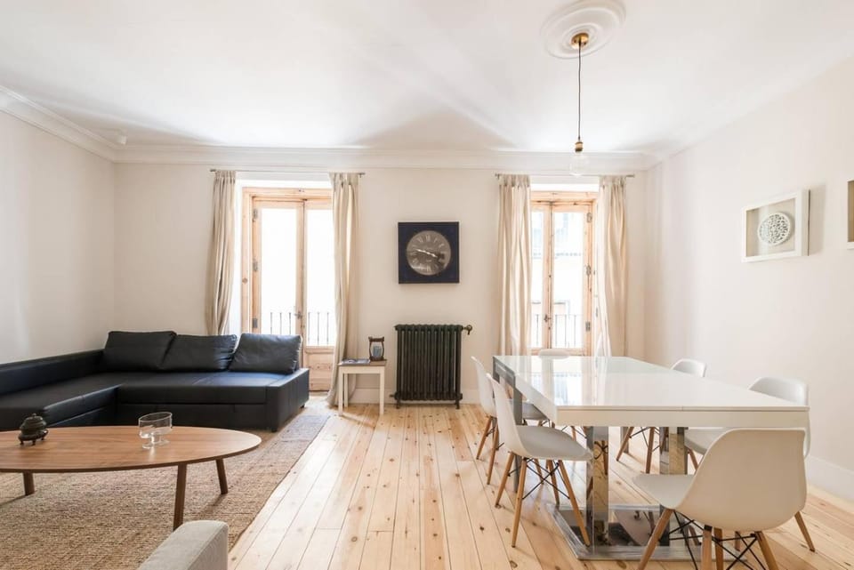 Balcony/Terrace, Living room, Seating area, Dining area