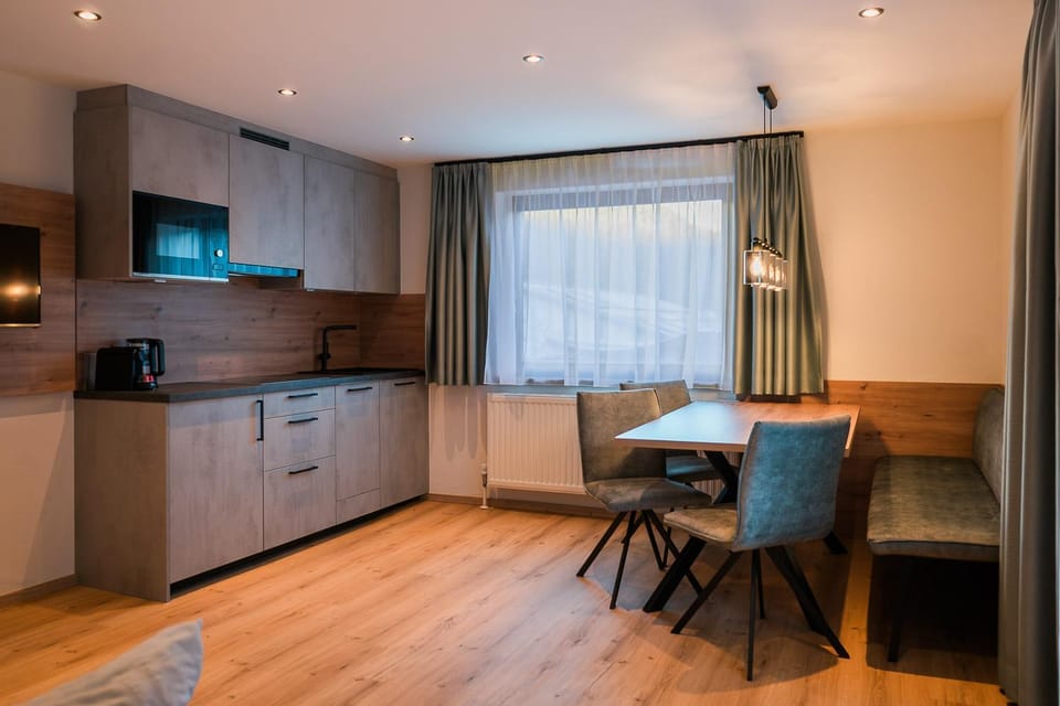 Kitchen or kitchenette, Living room, Dining area