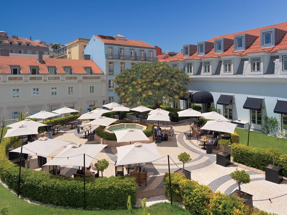 Property building, Restaurant/places to eat, Breakfast