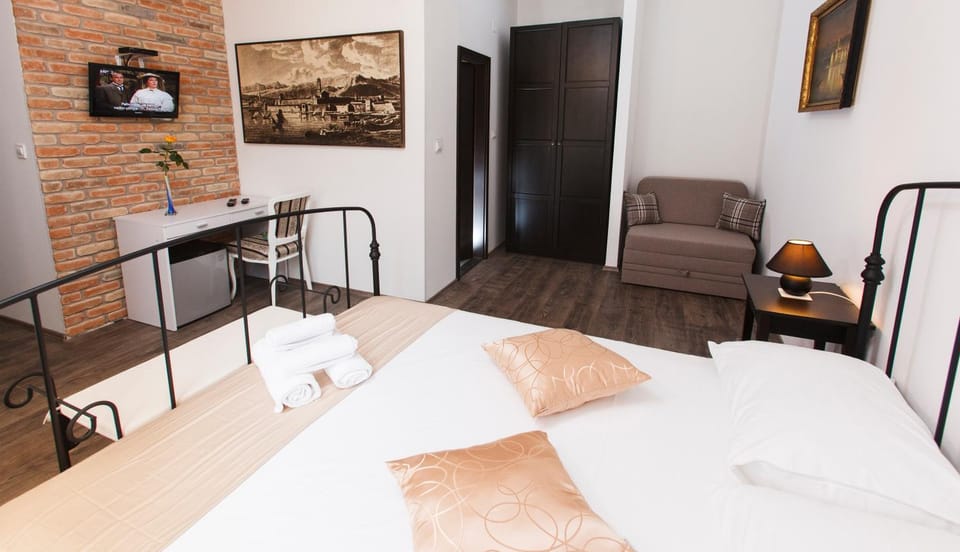 Seating area, Bedroom