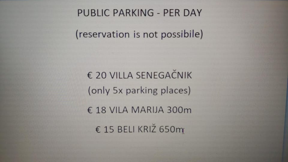 Text overlay, Parking