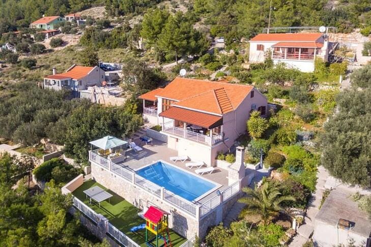 Vila petra House in Dubrovnik-Neretva County