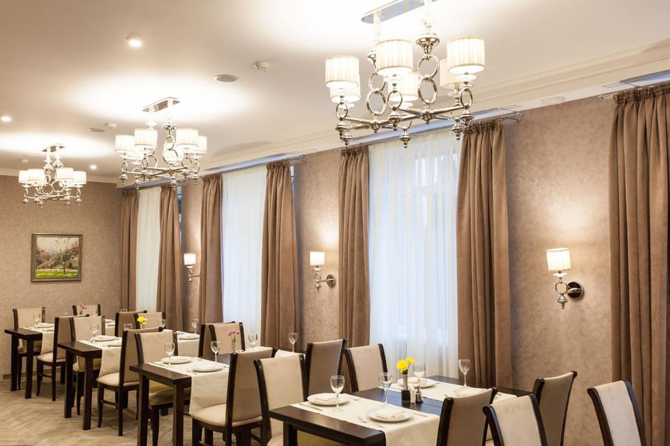 Restaurant/places to eat, Restaurant/places to eat, On site
