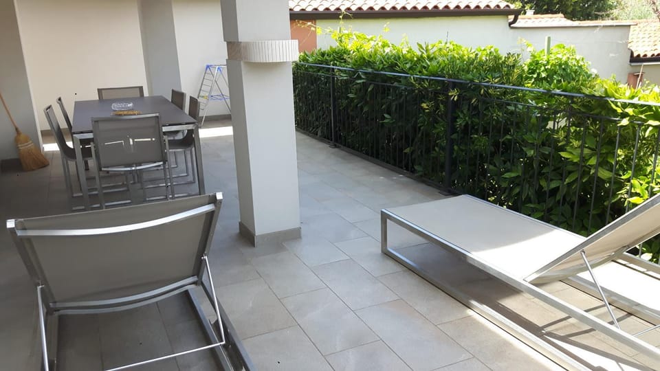 Day, Activities, Balcony/Terrace, Other, On site, Area and facilities, Area and facilities, Location