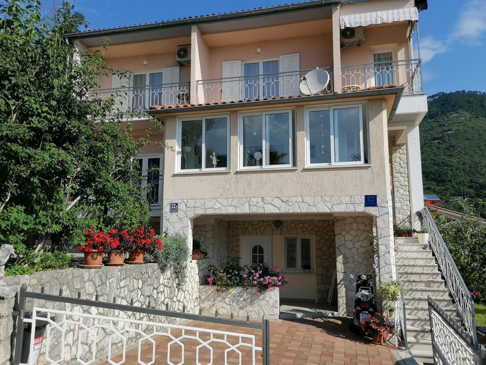 Garden, Balcony/Terrace, Mountain view, Sea view