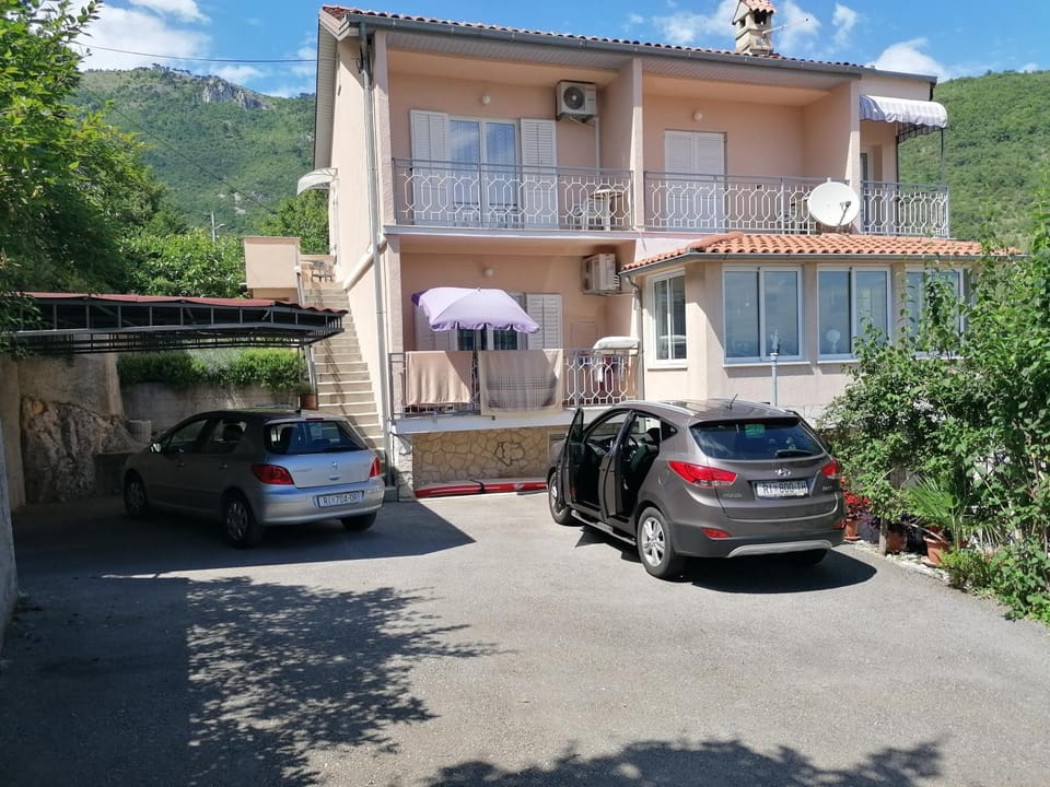Facade/entrance, Balcony/Terrace, Garden view, Mountain view, Sea view
