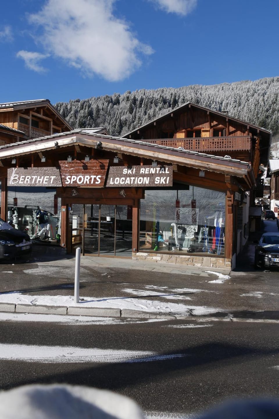 Skiing, On site