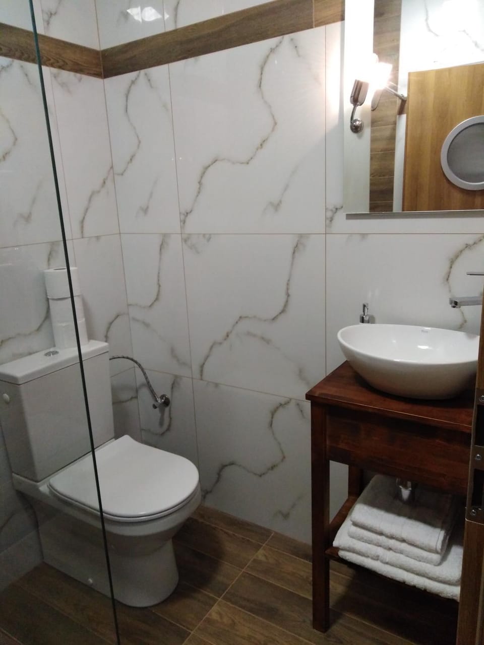 Toilet, Bathroom, towels