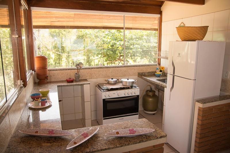 Casa 1 - Você a Varanda e o Mar na Praia dos Ranchos-Trindade Hospeda House in State of Rio de Janeiro