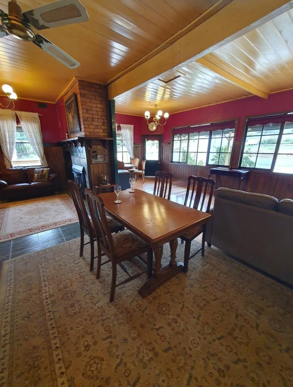 Blackwood Cobb & Co Historic Forest Retreat House in Victoria