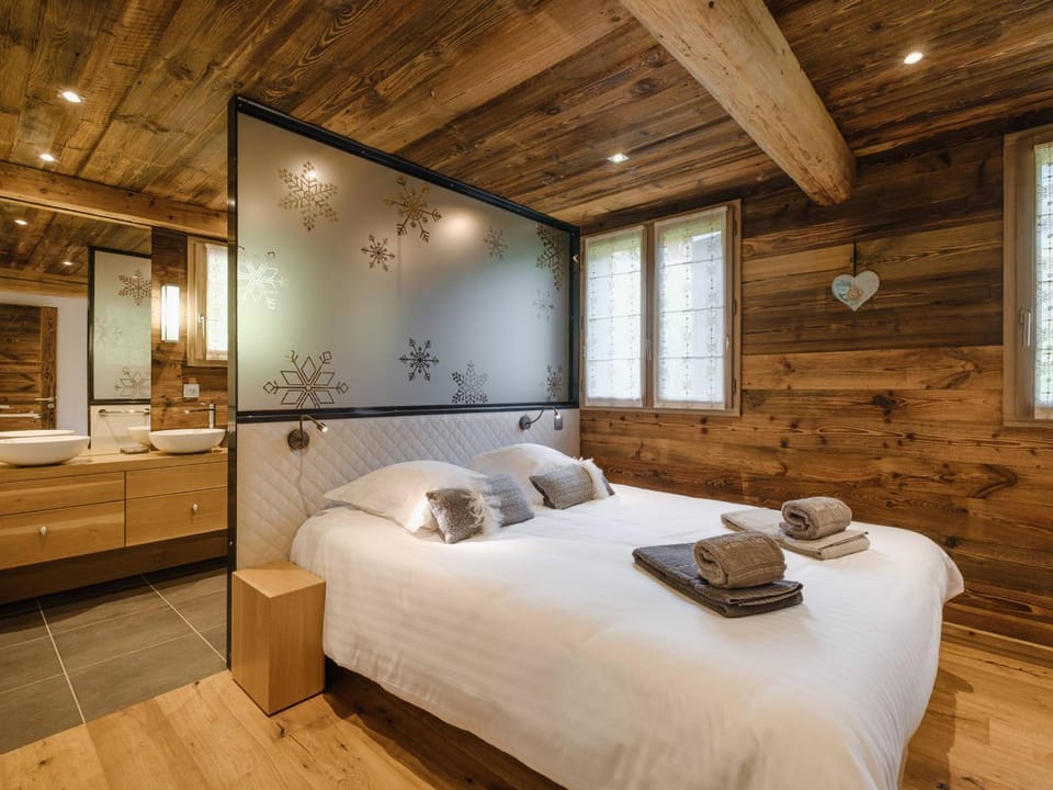 Chalet 5* moderne, proche pistes, garage, WIFI - FR-1-304-113 Chalet in La Clusaz