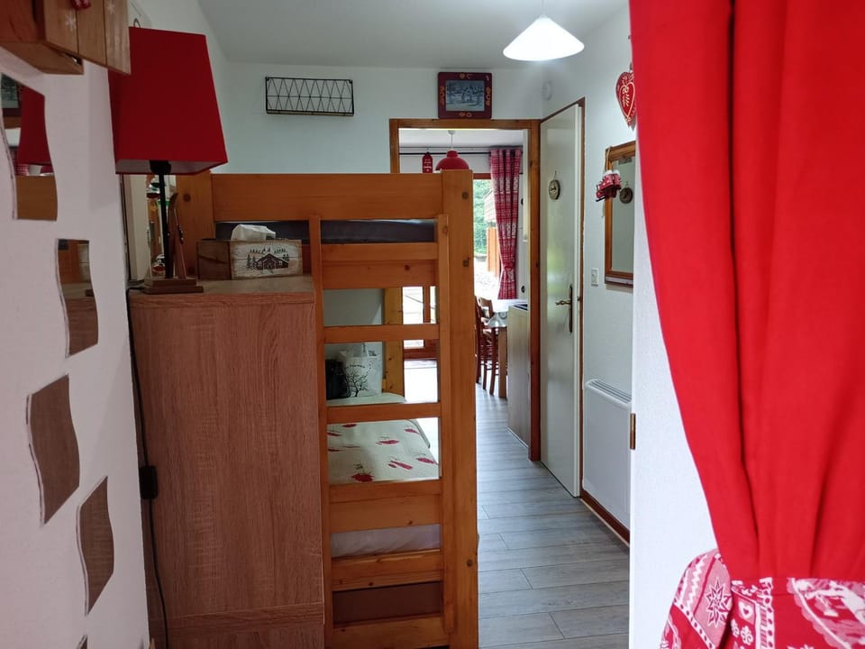 Appartement cosy avec terrasse pour 4 personnes et parking à Châtel - FR-1-198-88 Apartment in Châtel