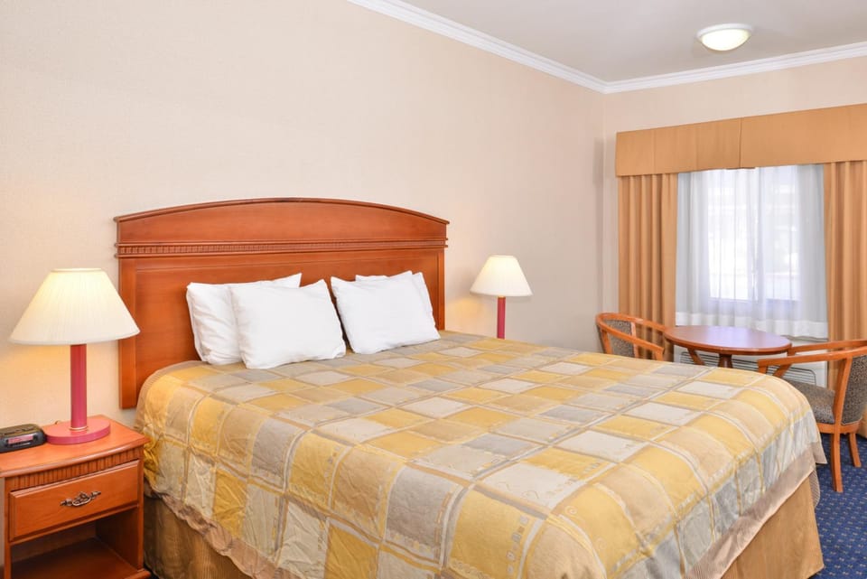 Day, Photo of the whole room
