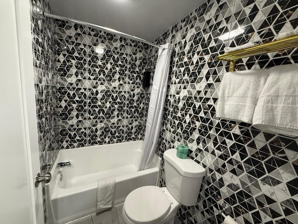 Toilet, Bathroom, Bath, towels