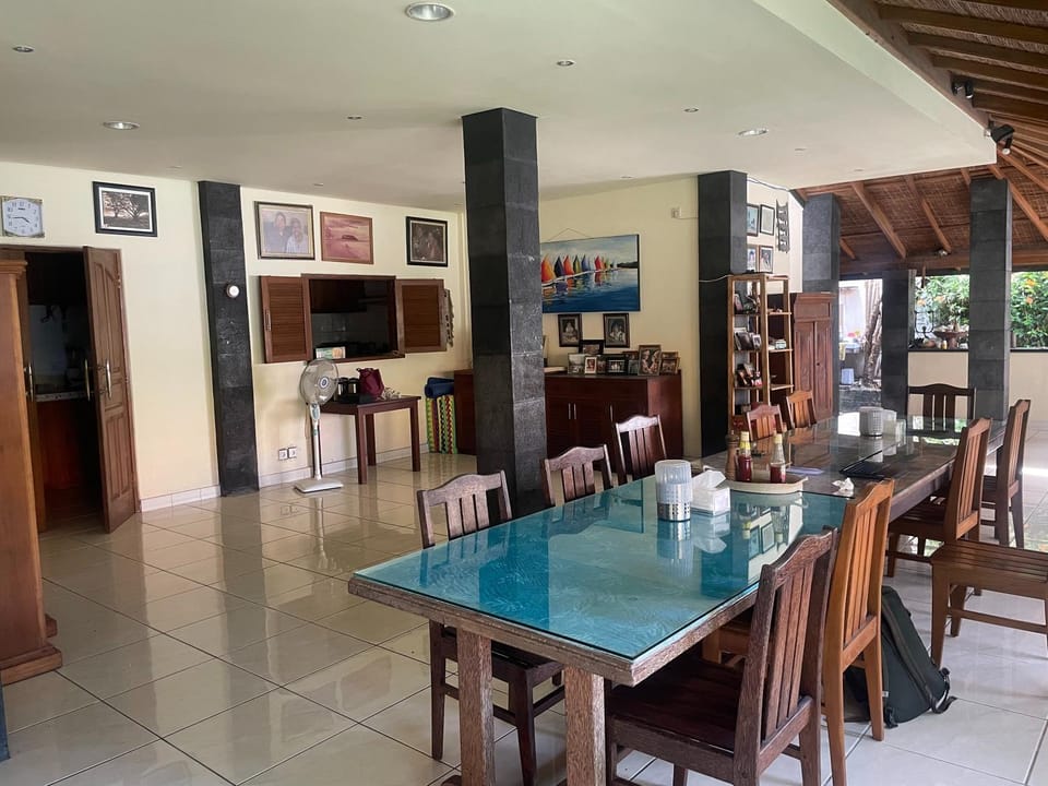 Dining area, Breakfast