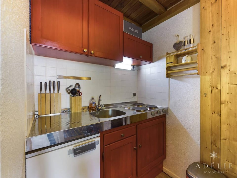 Studio mezzanine rénové 4 pers, balcon, 80m des pistes, proche commerces - Montvalezan - FR-1-398-597 Apartment in Montvalezan