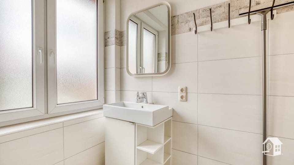 Shower, Toilet