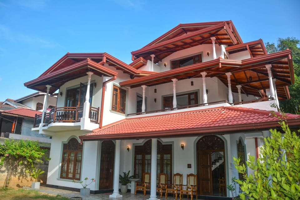 Facade/entrance