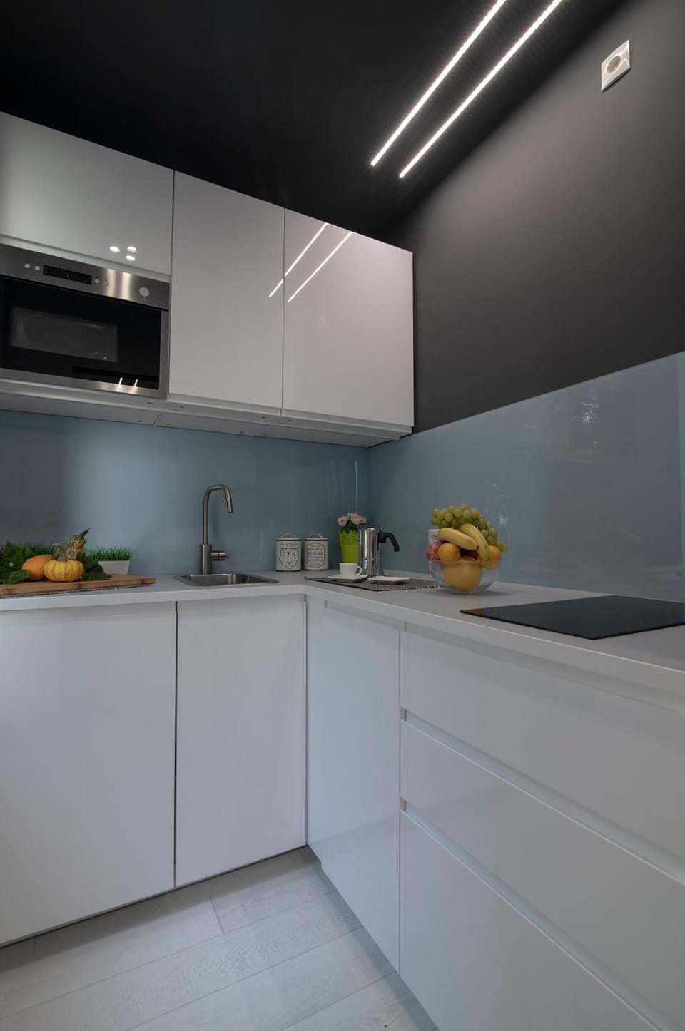 WLR Apartments - Hoza I Apartment in Warsaw