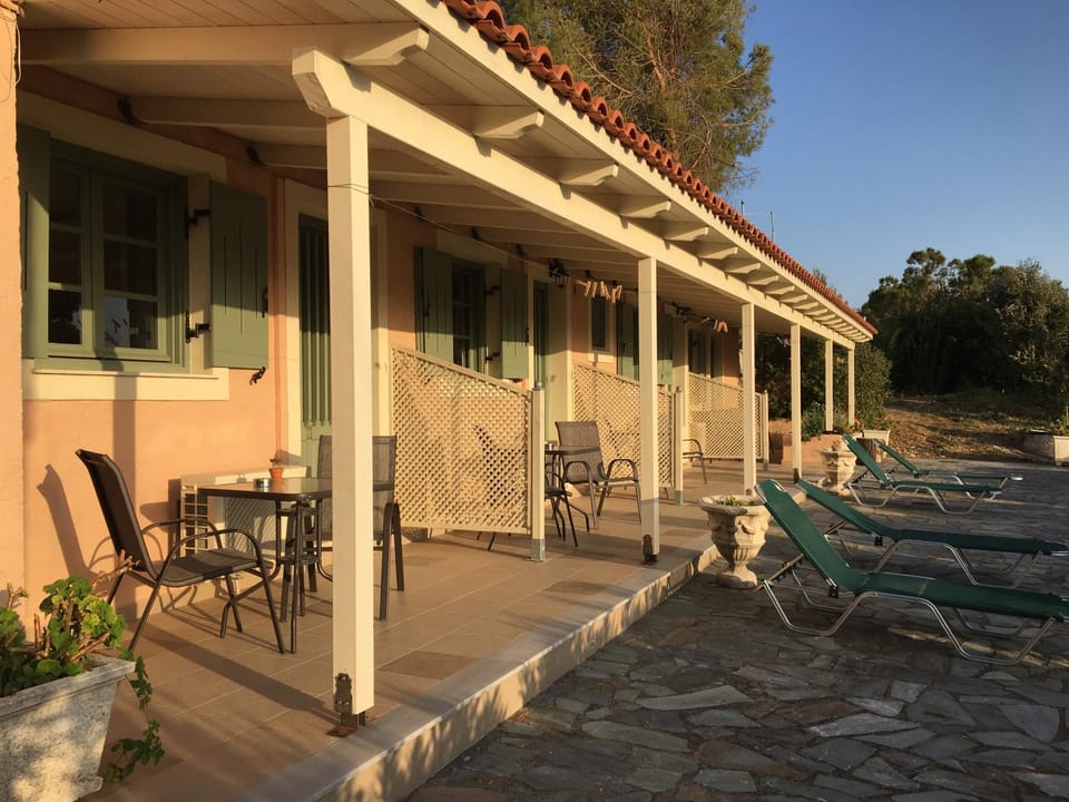 Patio, Facade/entrance
