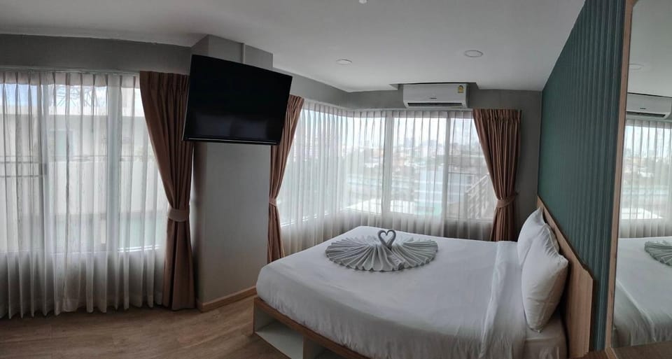 The Lux Ladprao 10 Apartment hotel in Bangkok
