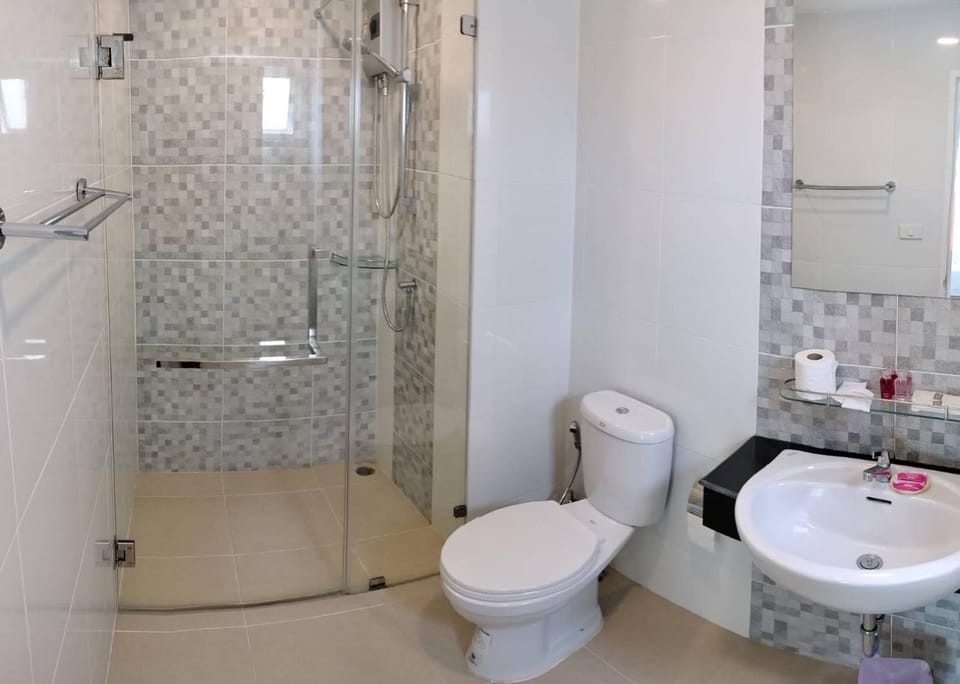 The Lux Ladprao 10 Apartment hotel in Bangkok