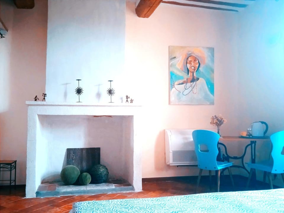 Chambre d'hôtes face au lavoir Bed and Breakfast in Provence-Alpes-Côte d'Azur