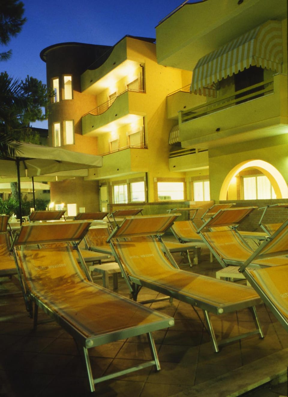 Swimming pool, Swimming pool