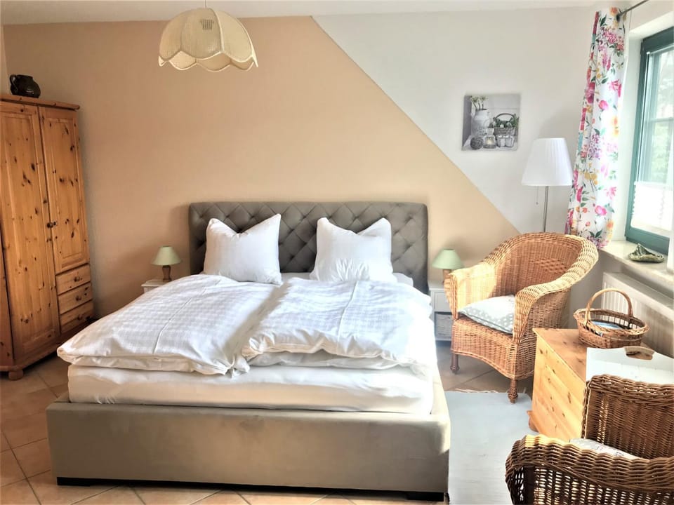 Living room, Bedroom