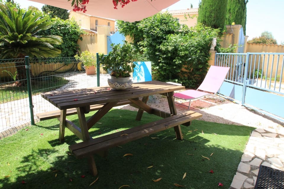 Patio, BBQ facilities, Garden