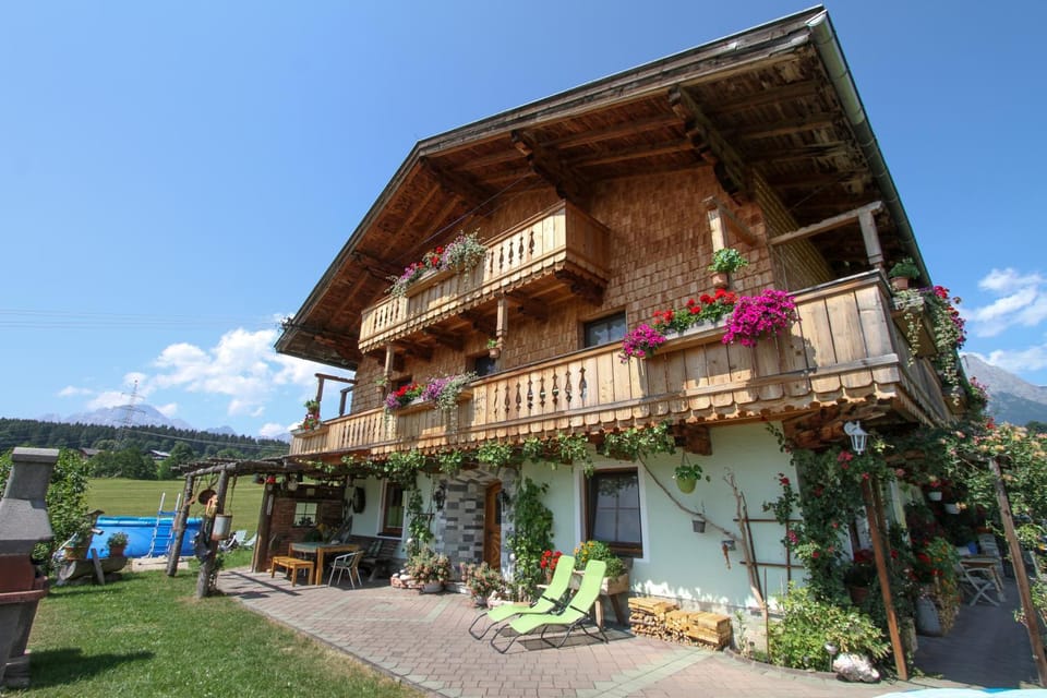Patio, BBQ facilities, Balcony/Terrace