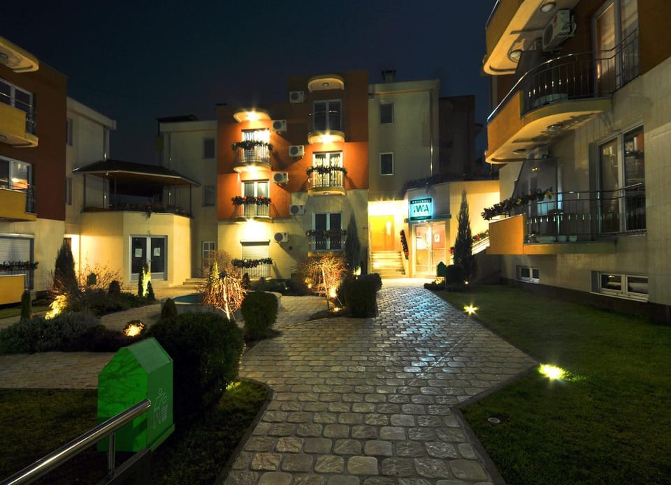 Facade/entrance, Spa and wellness centre/facilities, Entertainment