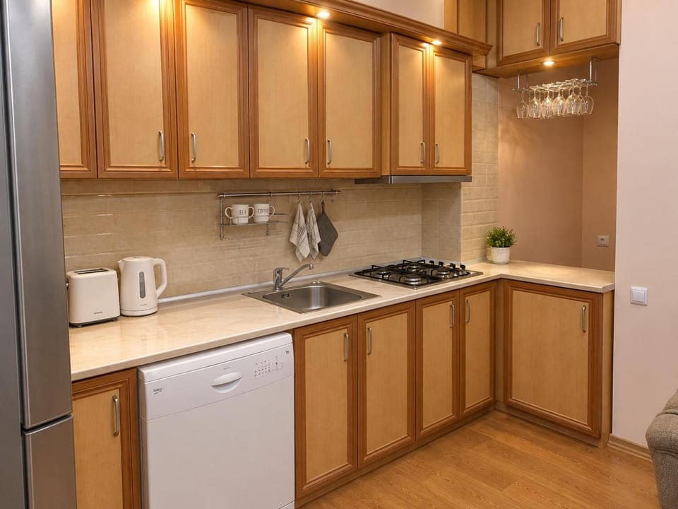 Coffee/tea facilities, Kitchen or kitchenette, stove, toaster