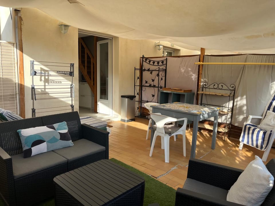 Patio, Balcony/Terrace