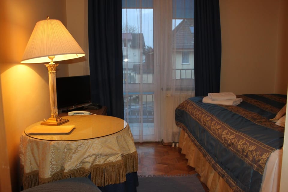 Bed, Balcony/Terrace, Other, Photo of the whole room, Bedroom