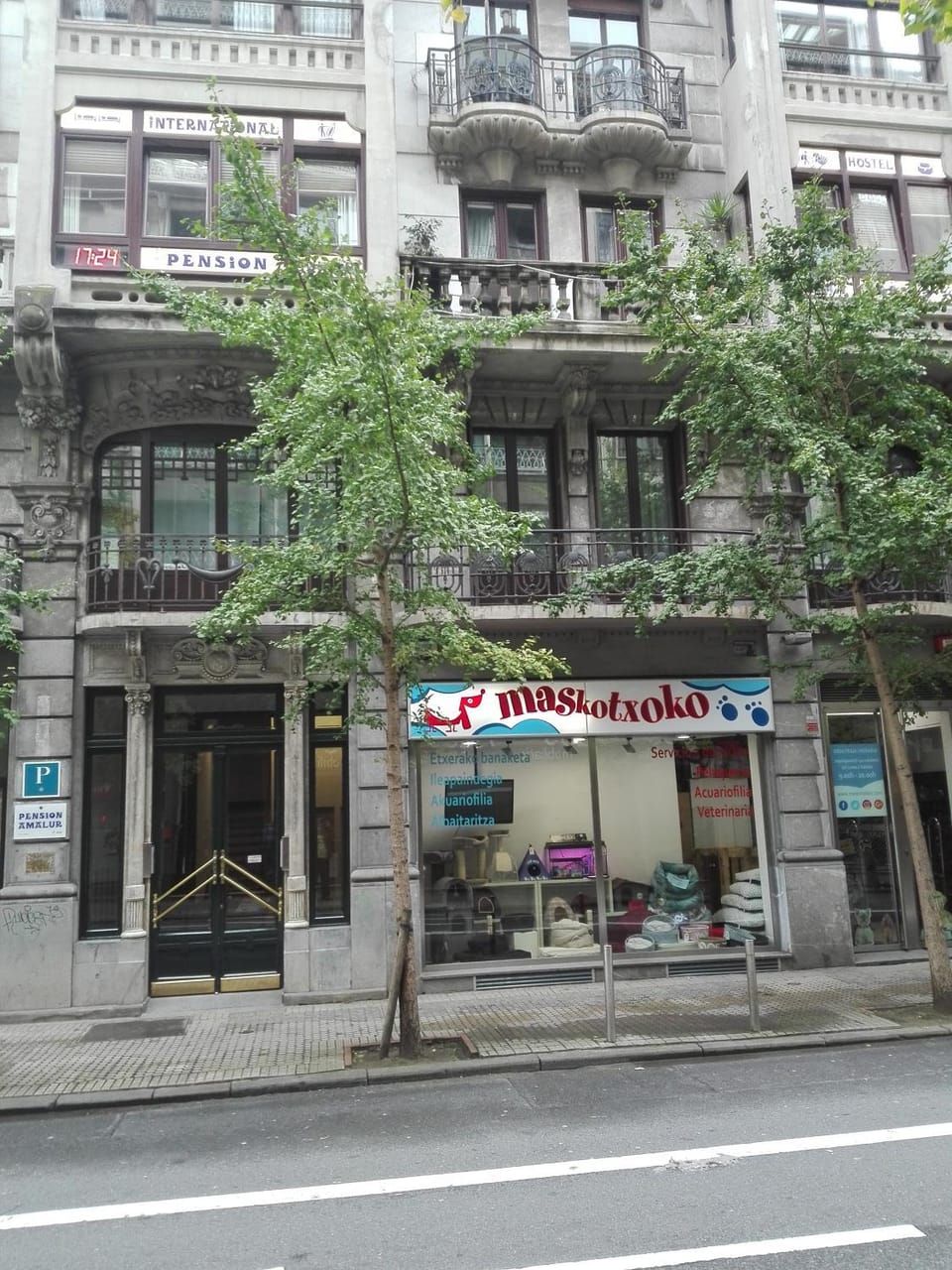 Facade/entrance