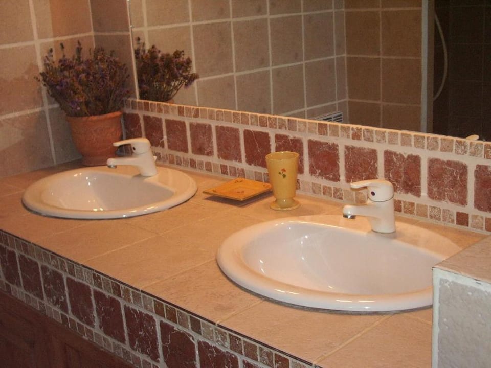 Chambres d'Hôtes Saint Vérédème Bed and Breakfast in Provence
