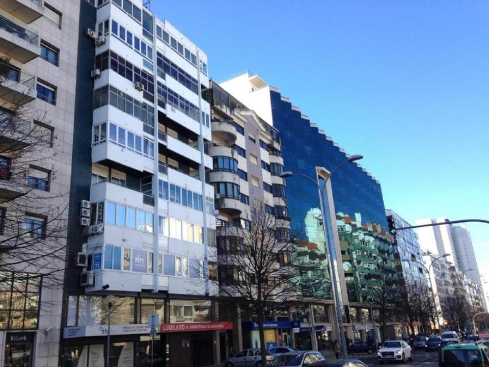 Property building, Neighbourhood