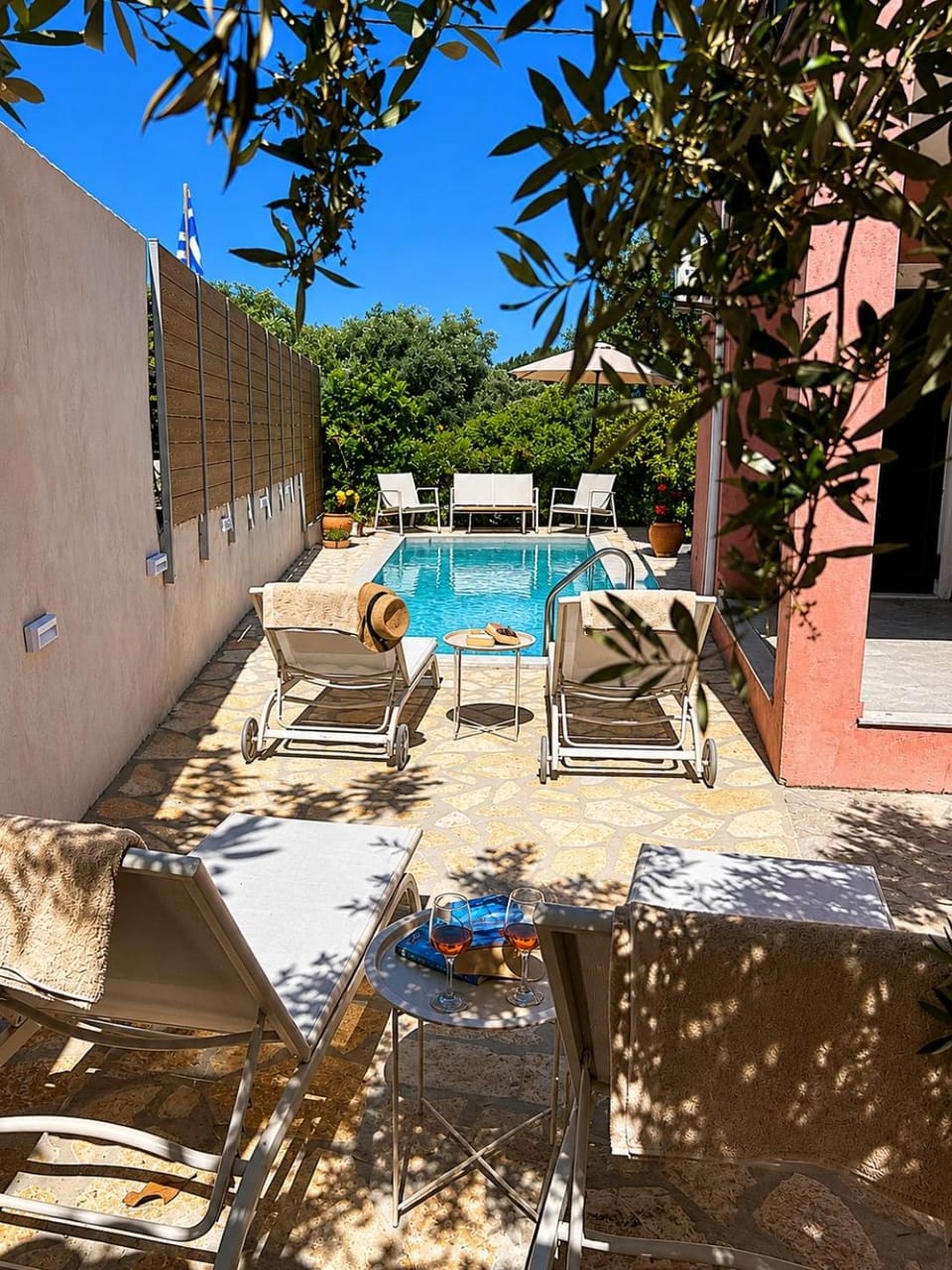 Pool view, Swimming pool, sunbed