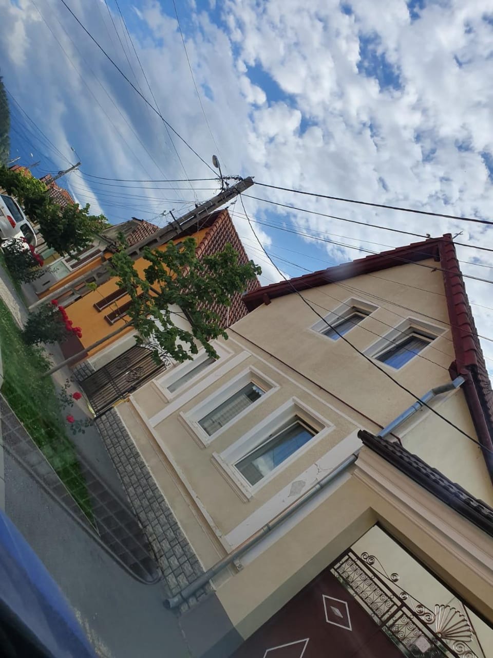 Property building, Decorative detail, Street view
