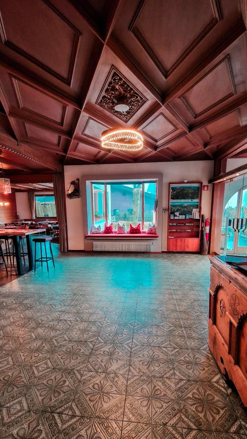 Lounge or bar, Seating area